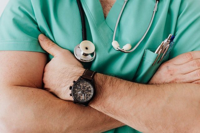 Mass exodus of GPs from health system prompts dire warning from regional doctors